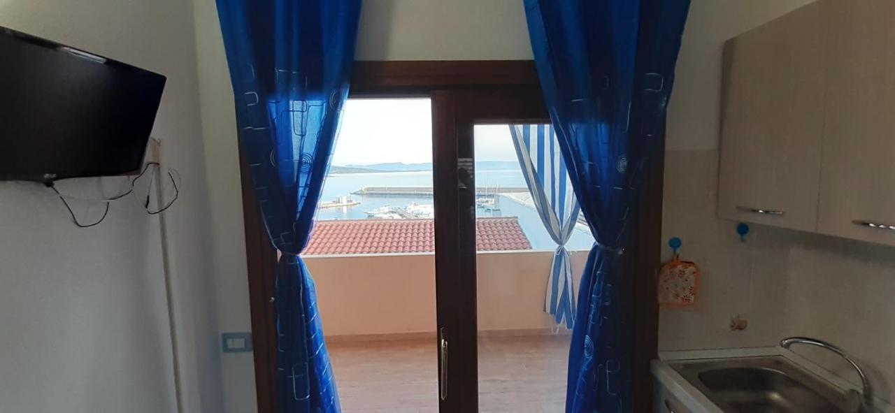 이솔라 로사 Fronte Mare Attico Indipendente Ed Esclusivo Con Terrazza Panoramica 아파트 외부 사진
